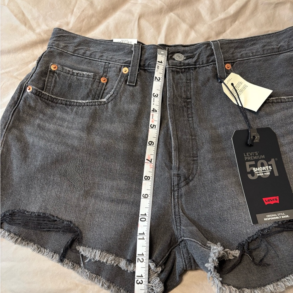 Levi’s 501 High Rise Shorts Black Denim Frayed Hem NWT Women’s - Picture 9 of 14